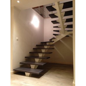 Escalier 2 quart tournant limon central