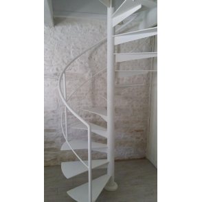 escalier métallique extérieur en colimaçon