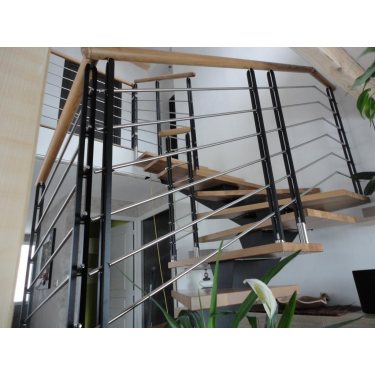 Escalier deux quart tournant limon...