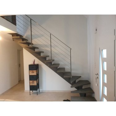 Escalier 1/4 tournant  limon central...