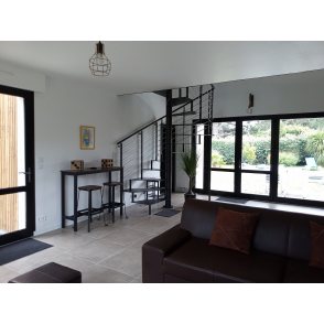 Escalier en colimaçon en métal et...