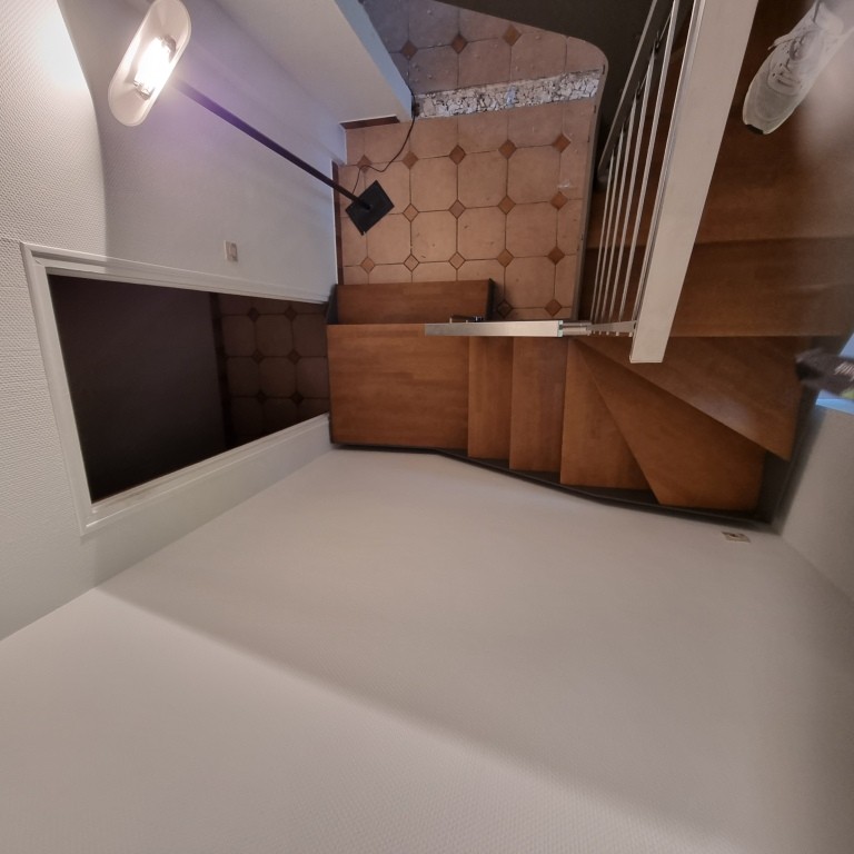 Escalier sur mesure Gueniche vue depuis étage