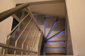 escalier limon métal marche éclairées par led