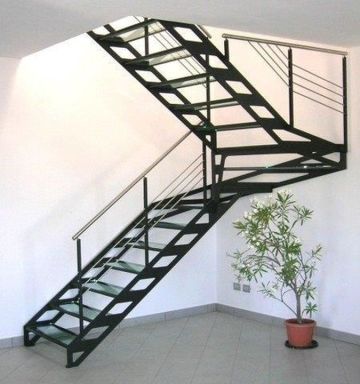 ESCALIER METAL MARCHES VERRE