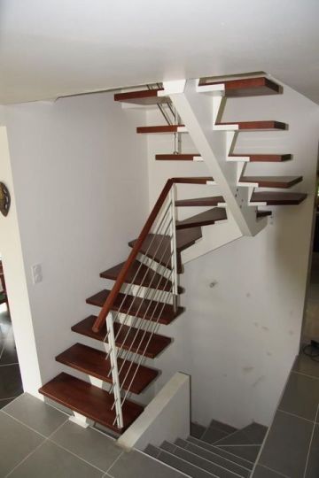 escalier limon central métal