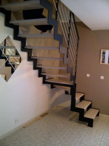 escalier limon métal