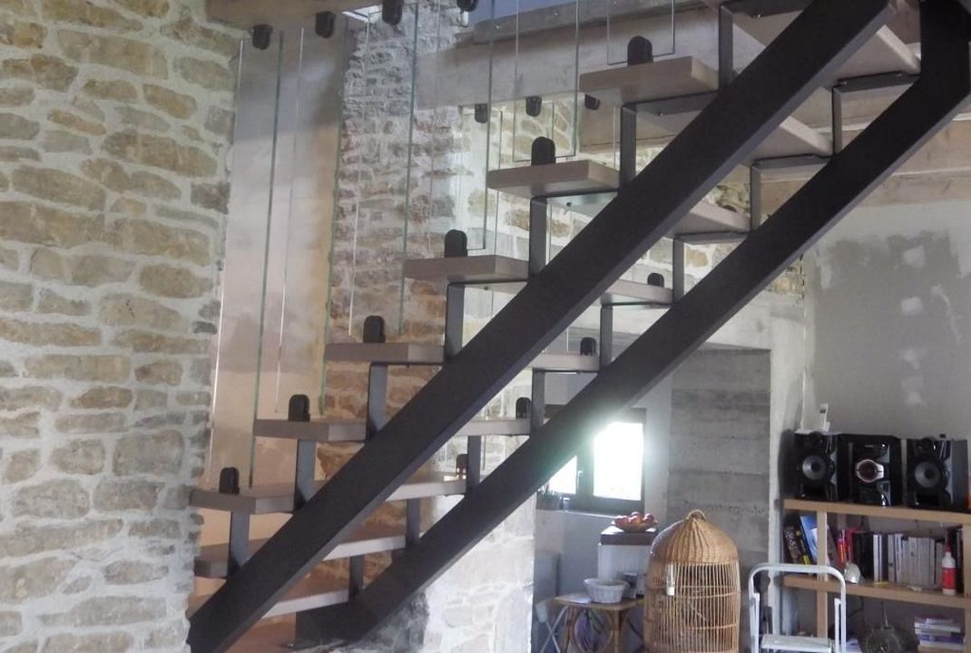 ESCALIER BOIS METAL VERRE